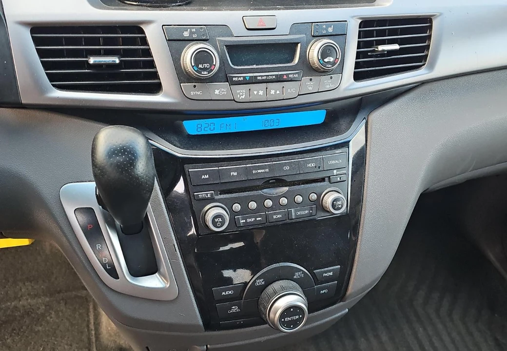 2011 Honda Odyssey - Image 13 of 17