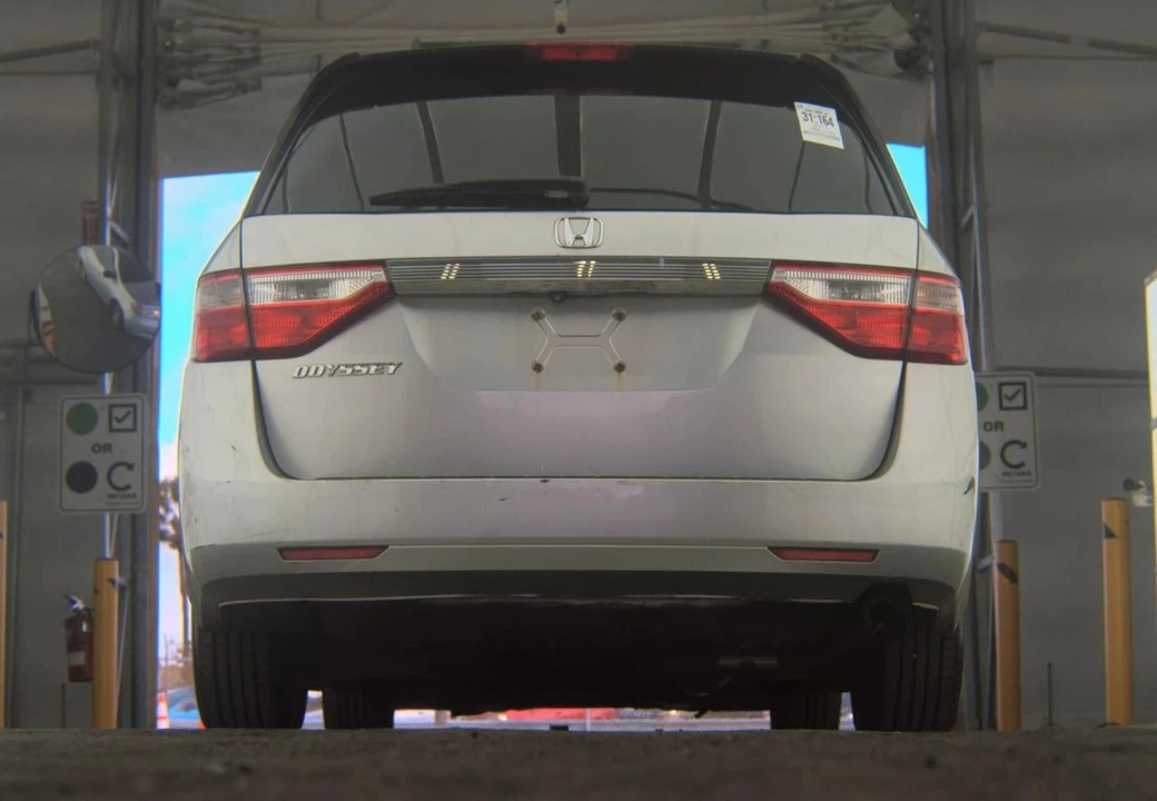 2011 Honda Odyssey - Image 7 of 17
