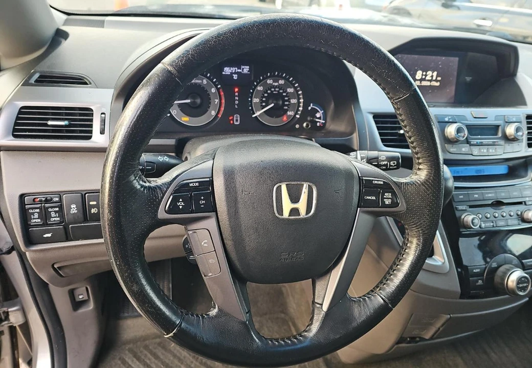 2011 Honda Odyssey - Image 12 of 17