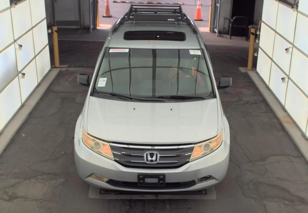 2011 Honda Odyssey - Image 2 of 17