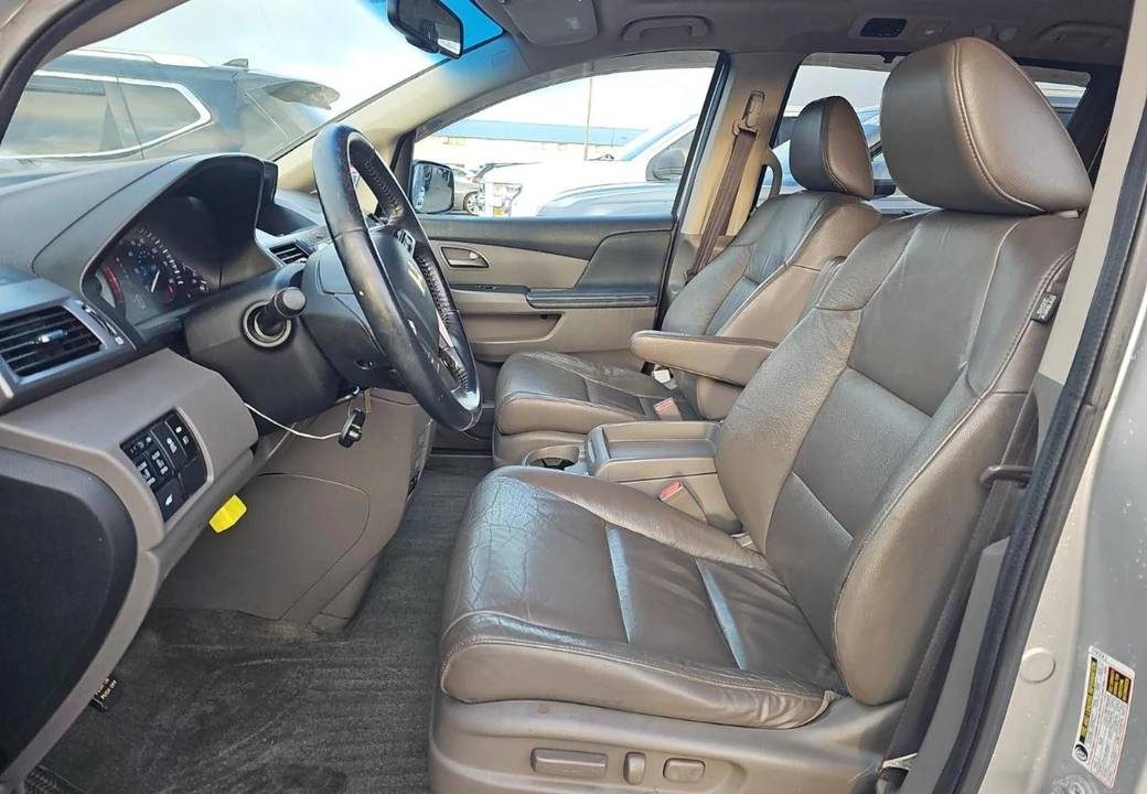 2011 Honda Odyssey - Image 10 of 17