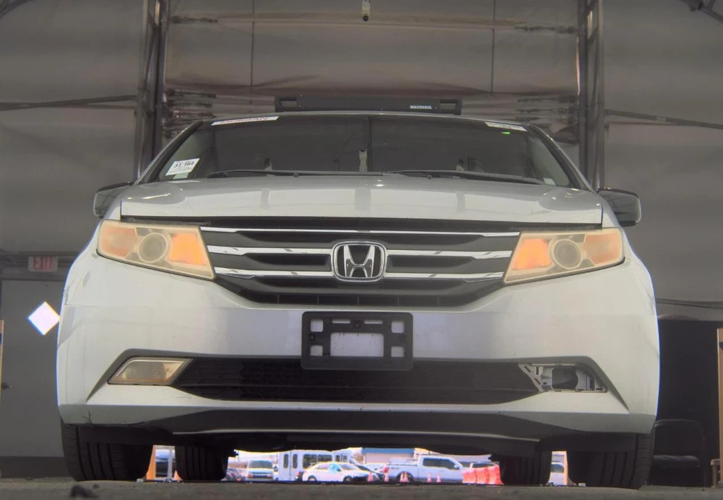 2011 Honda Odyssey - Image 3 of 17