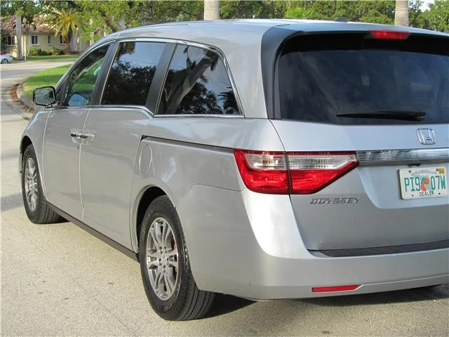 2011 Honda Odyssey - Image 3 of 12