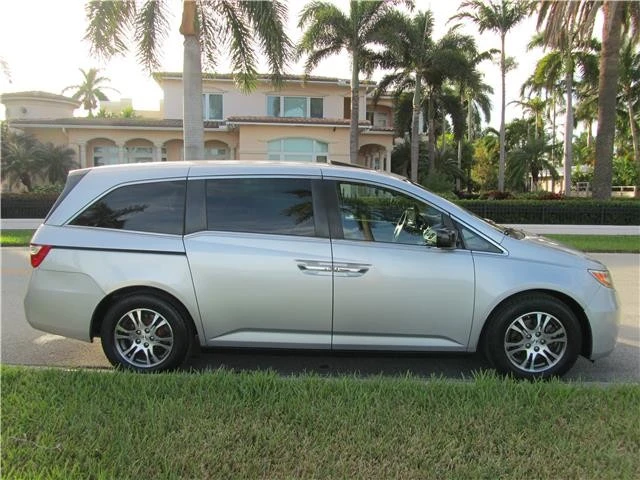 2011 Honda Odyssey - Image 9 of 12