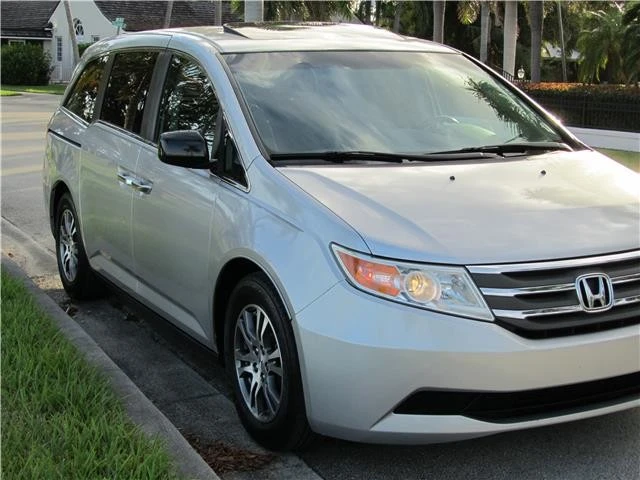 2011 Honda Odyssey - Image 11 of 12