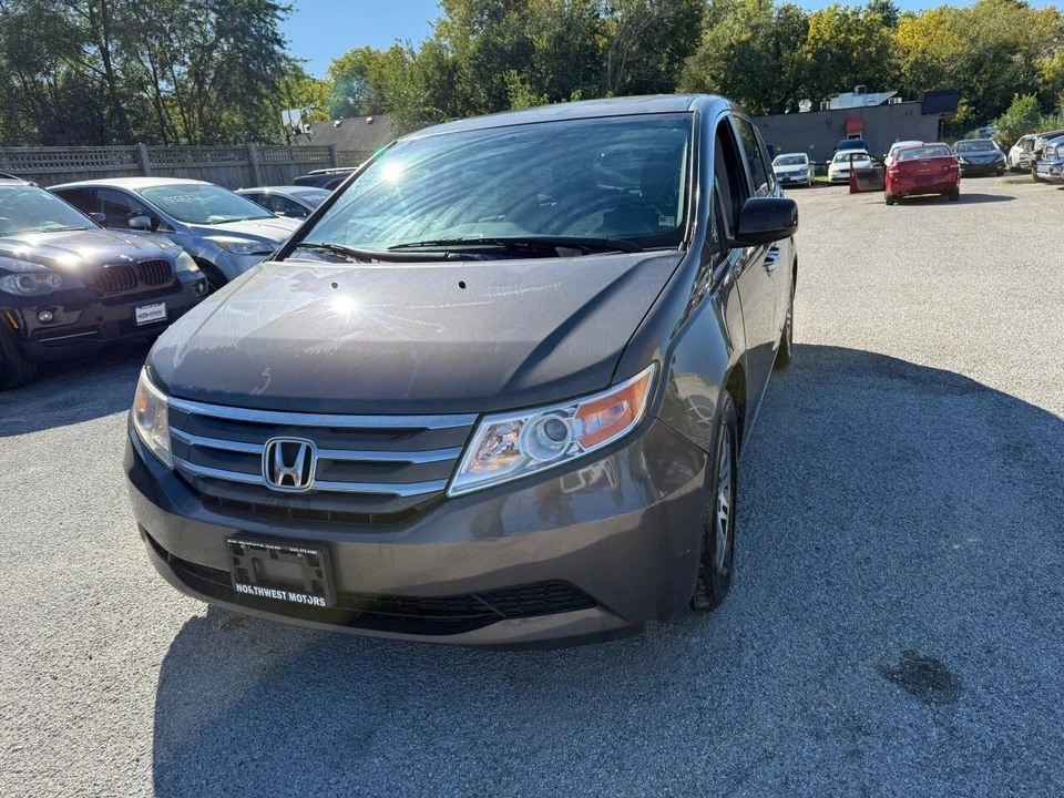 2011 Honda Odyssey - Image 16 of 21