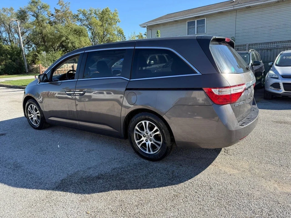 2011 Honda Odyssey - Image 14 of 21