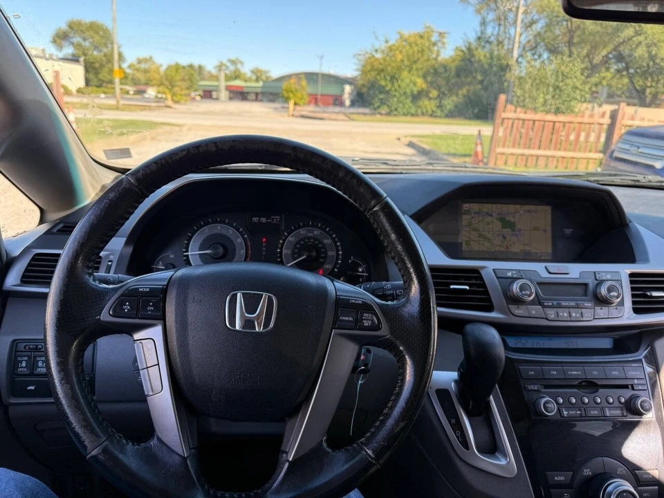 2011 Honda Odyssey - Image 19 of 21