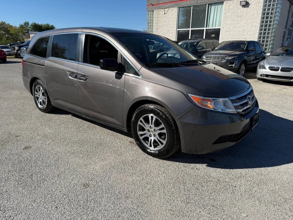 2011 Honda Odyssey - Image 16 of 21