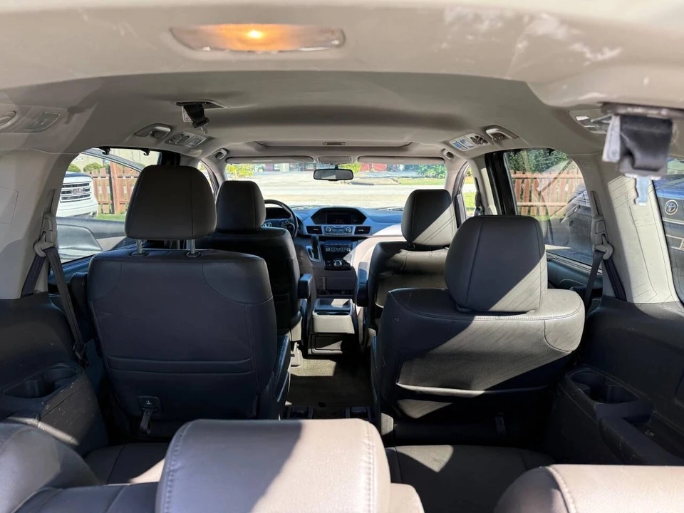 2011 Honda Odyssey - Image 19 of 21