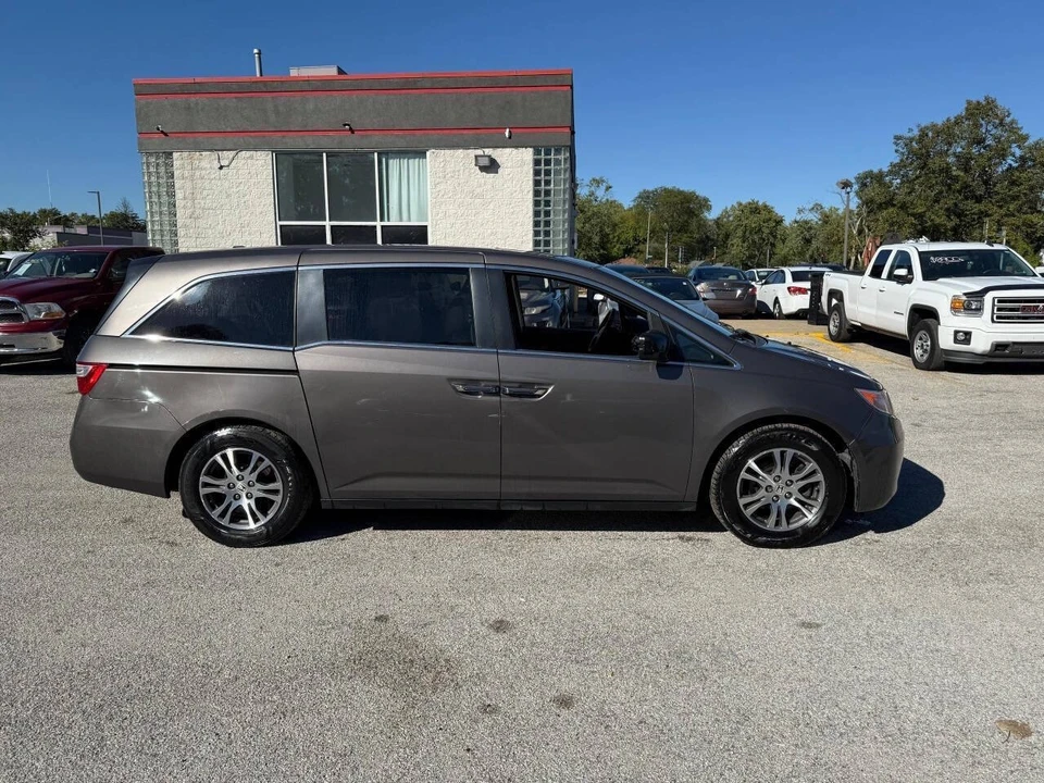 2011 Honda Odyssey - Image 3 of 21