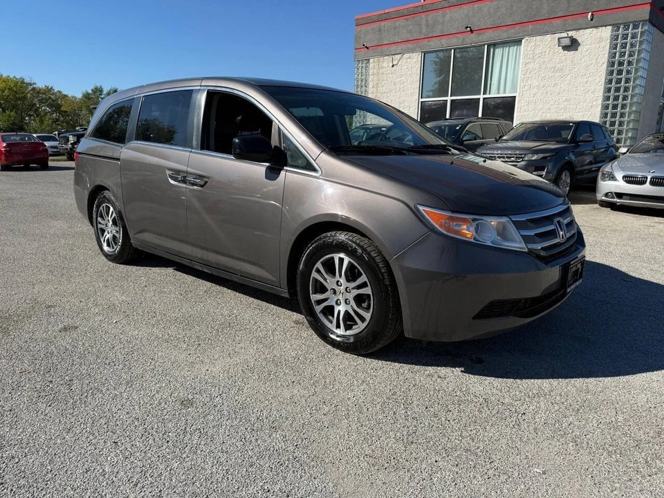 2011 Honda Odyssey - Image 10 of 21