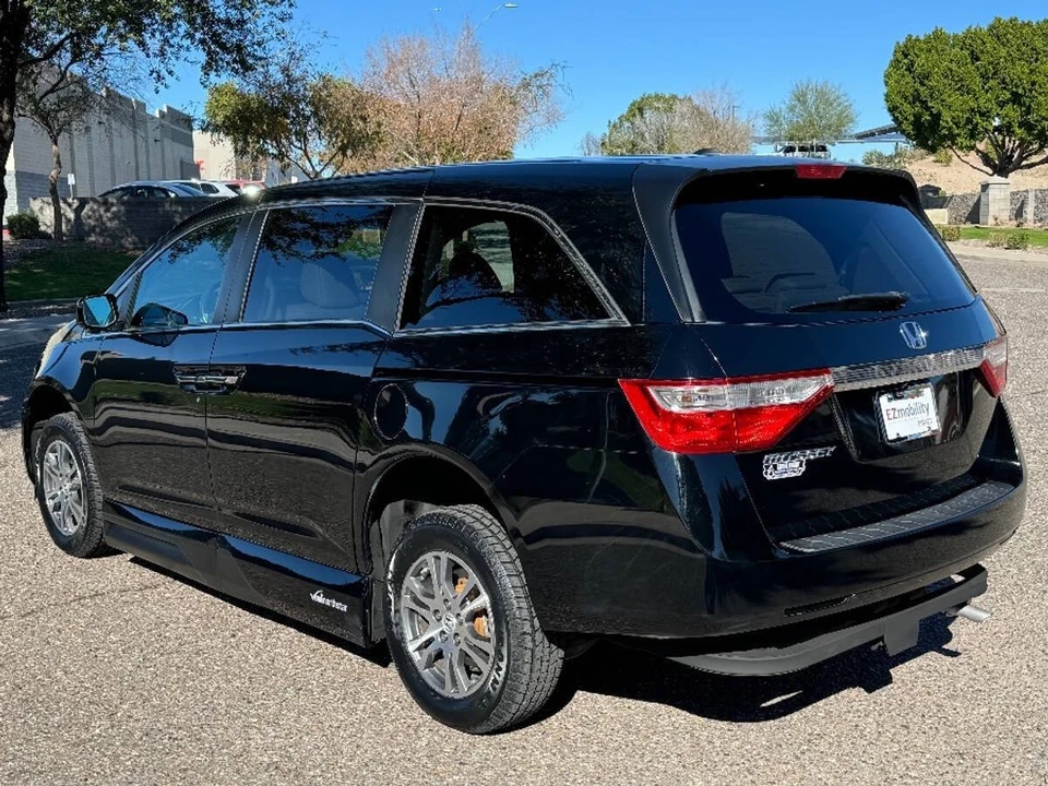 2011 Honda Odyssey - Image 12 of 15
