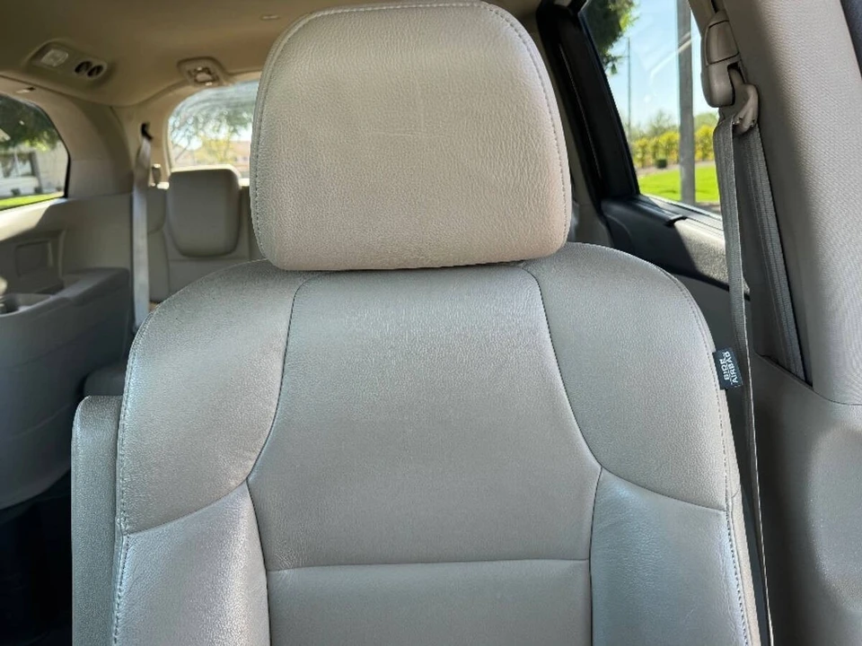 2011 Honda Odyssey - Image 7 of 15