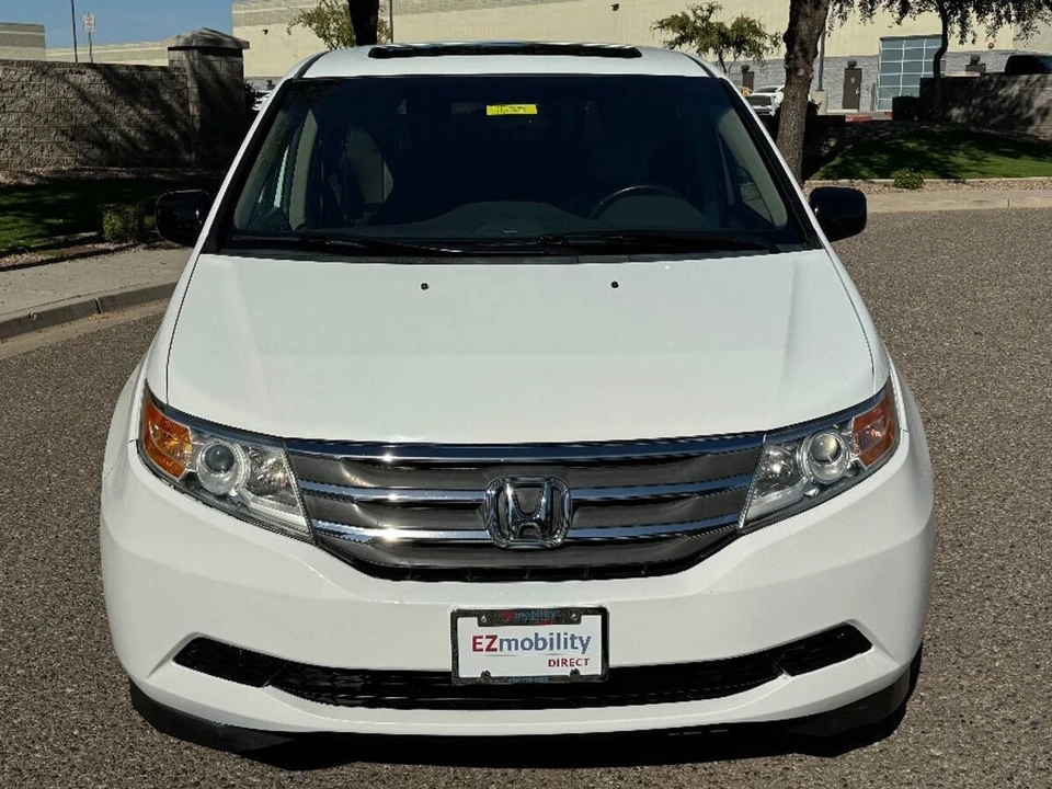2011 Honda Odyssey - Image 10 of 15