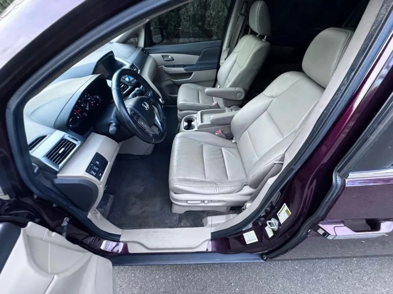 2011 Honda Odyssey - Image 11 of 12
