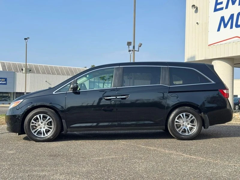 2011 Honda Odyssey - Image 2 of 12