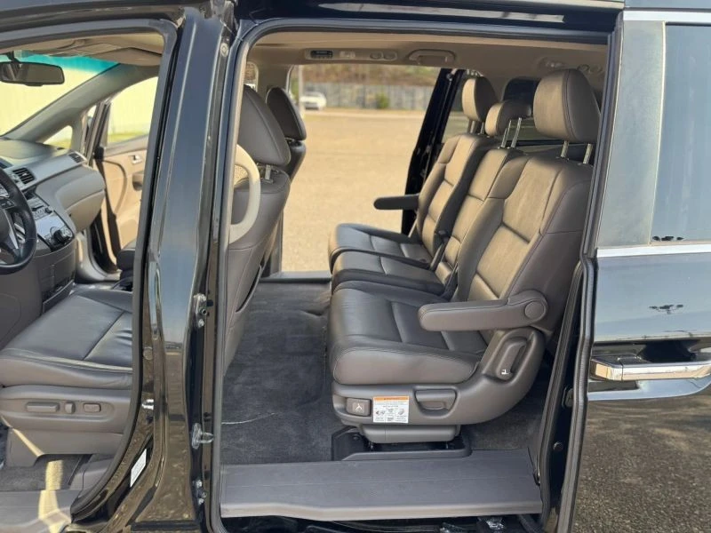 2011 Honda Odyssey - Image 11 of 12