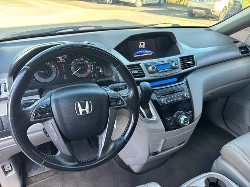2011 Honda Odyssey - Image 7 of 12