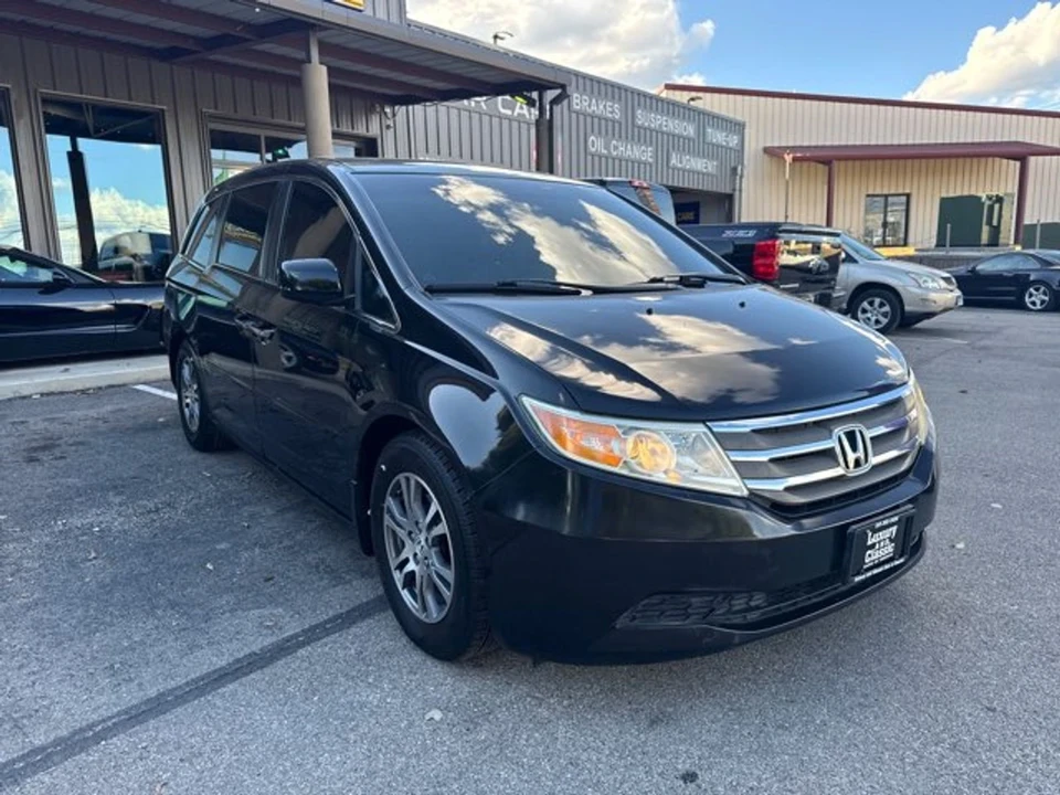 2011 Honda Odyssey - Image 2 of 12