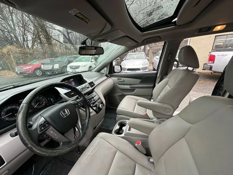 2011 Honda Odyssey - Image 11 of 12