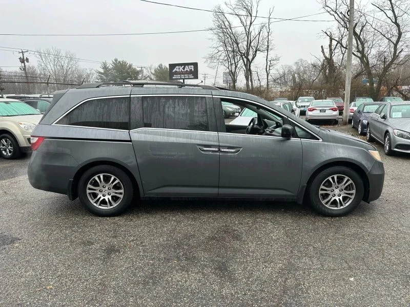 2011 Honda Odyssey - Image 8 of 12