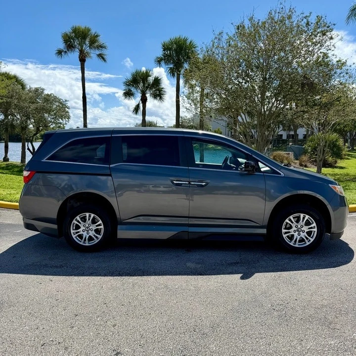 2011 Honda Odyssey - Image 9 of 21
