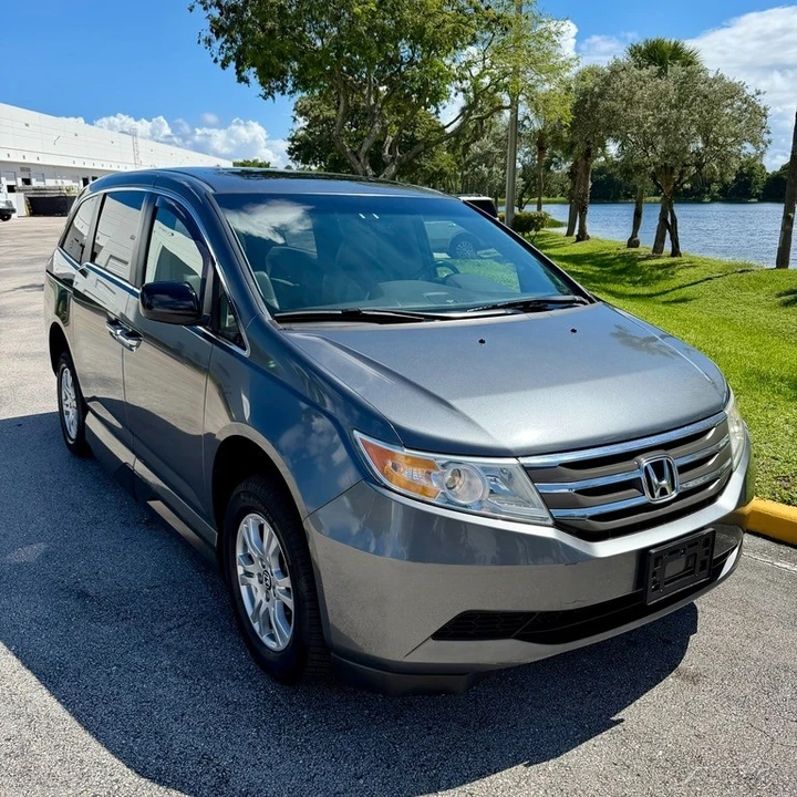 2011 Honda Odyssey - Image 7 of 21