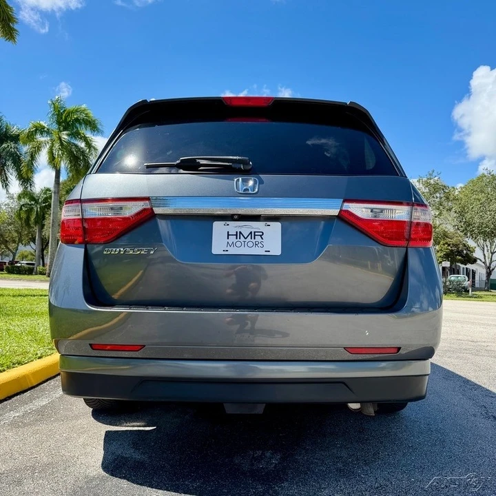 2011 Honda Odyssey - Image 13 of 21