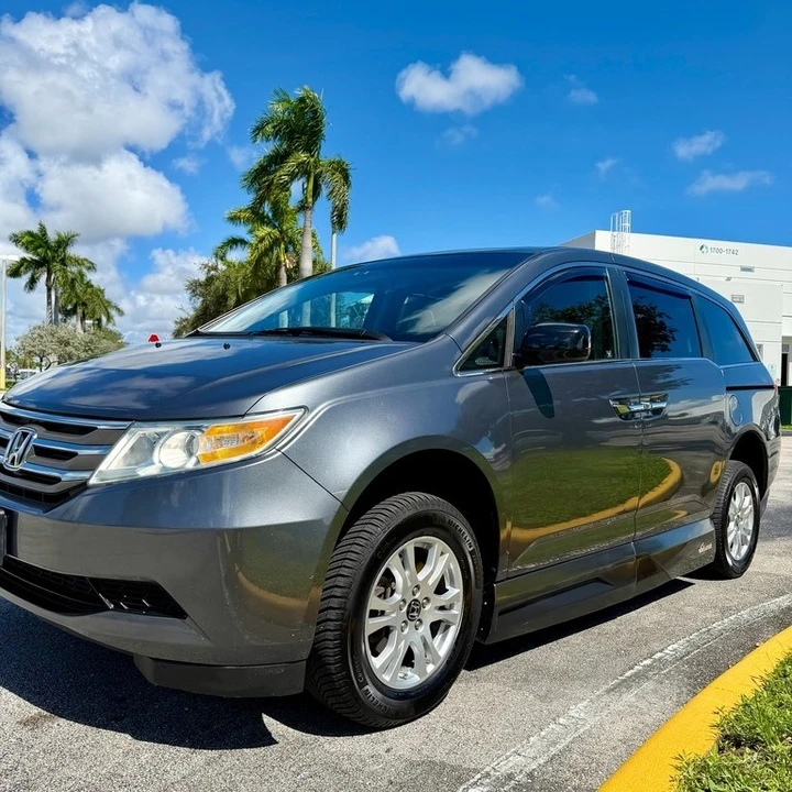 2011 Honda Odyssey - Image 18 of 21