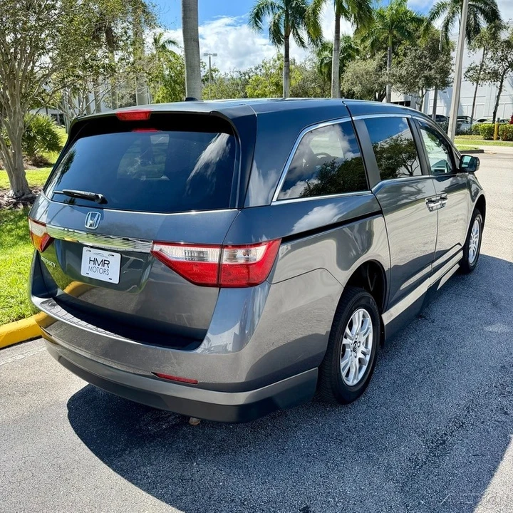 2011 Honda Odyssey - Image 10 of 21