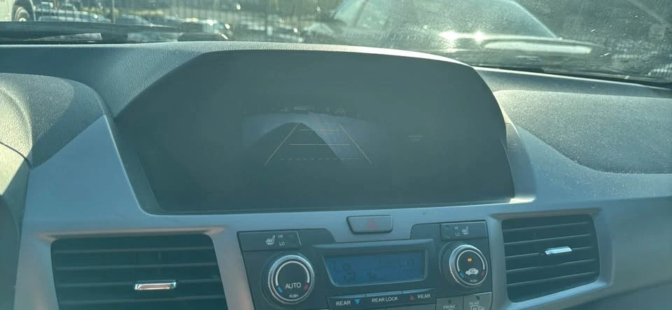 2011 Honda Odyssey - Image 16 of 16