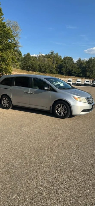2011 Honda Odyssey - Image 2 of 16