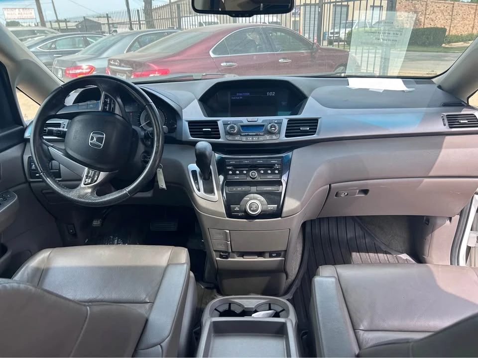 2011 Honda Odyssey - Image 7 of 16