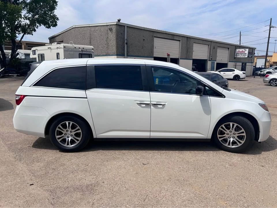 2011 Honda Odyssey - Image 6 of 16