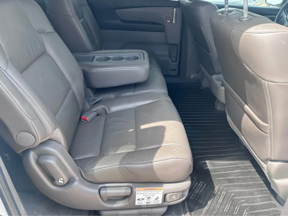 2011 Honda Odyssey - Image 11 of 16