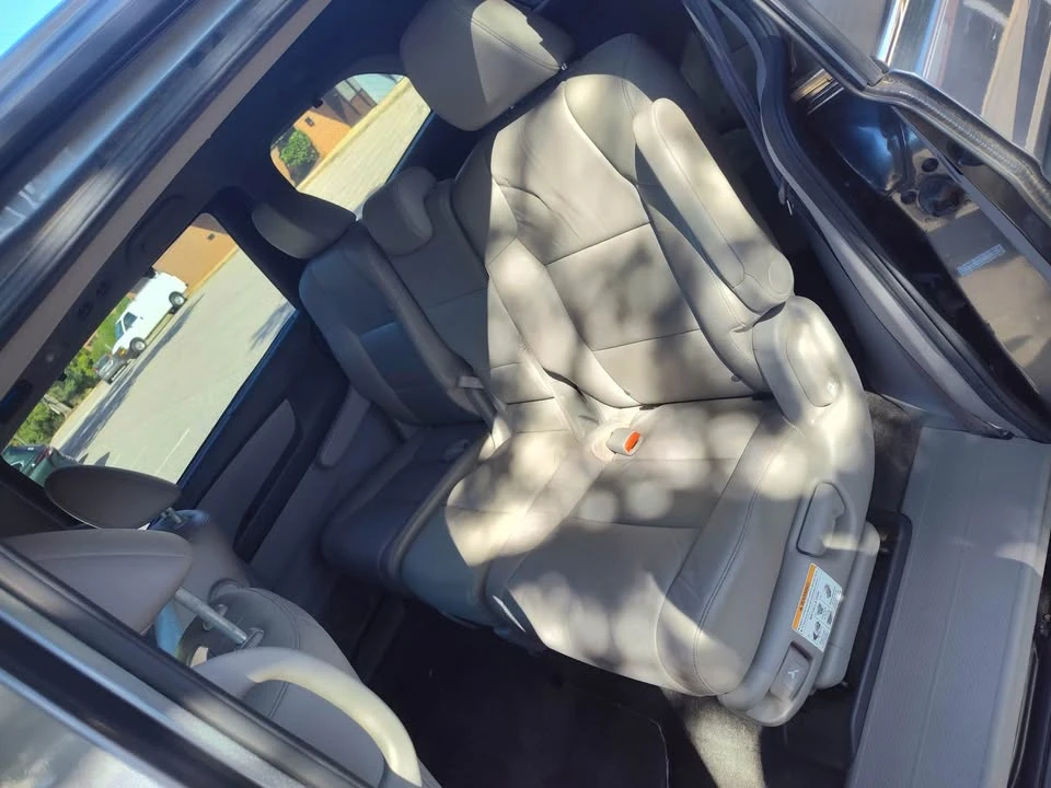 2011 Honda Odyssey - Image 19 of 20