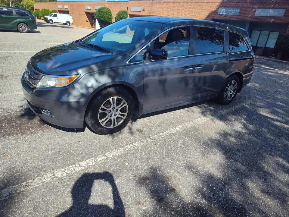 2011 Honda Odyssey - Image 12 of 20