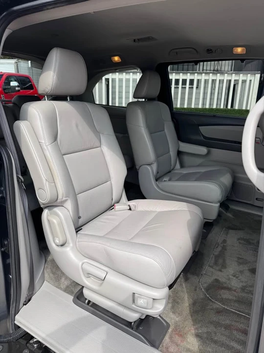2011 Honda Odyssey - Image 6 of 12
