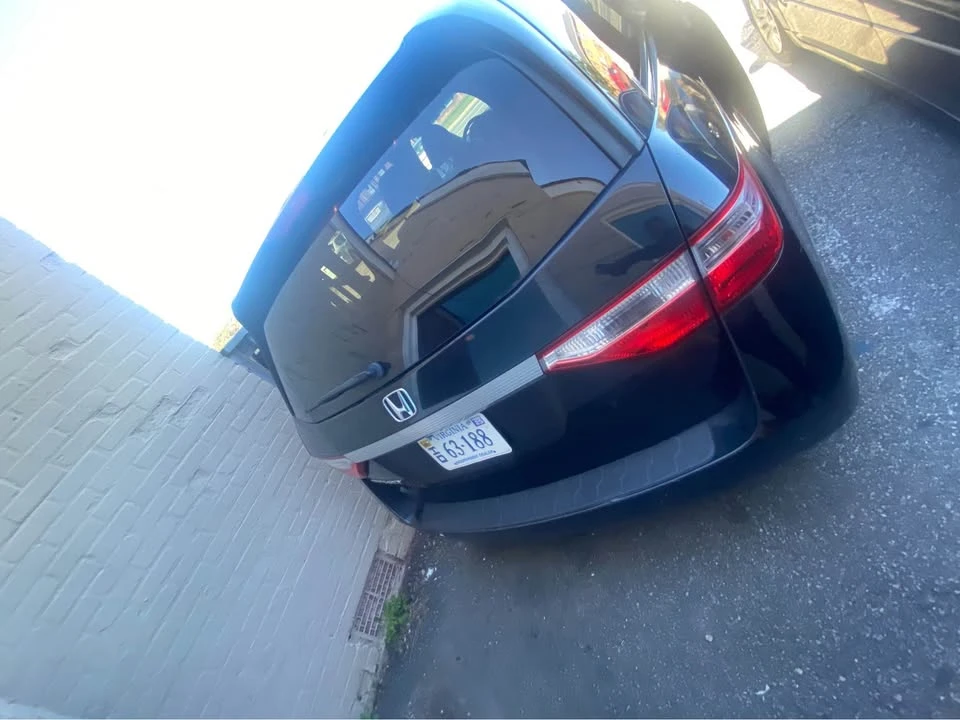 2011 Honda Odyssey - Image 4 of 7