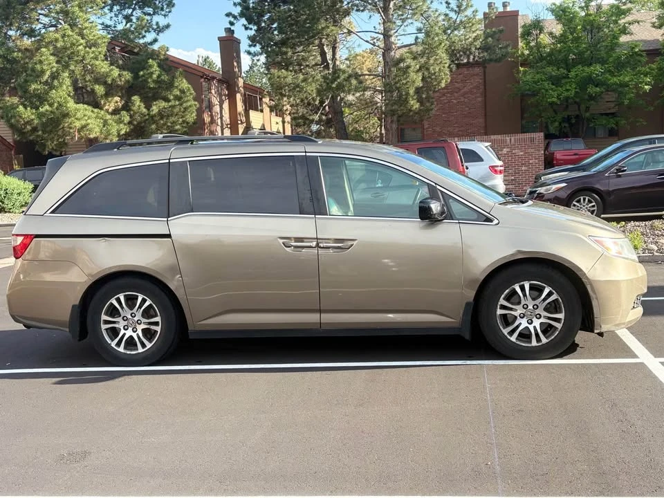 2011 Honda Odyssey - Image 4 of 15