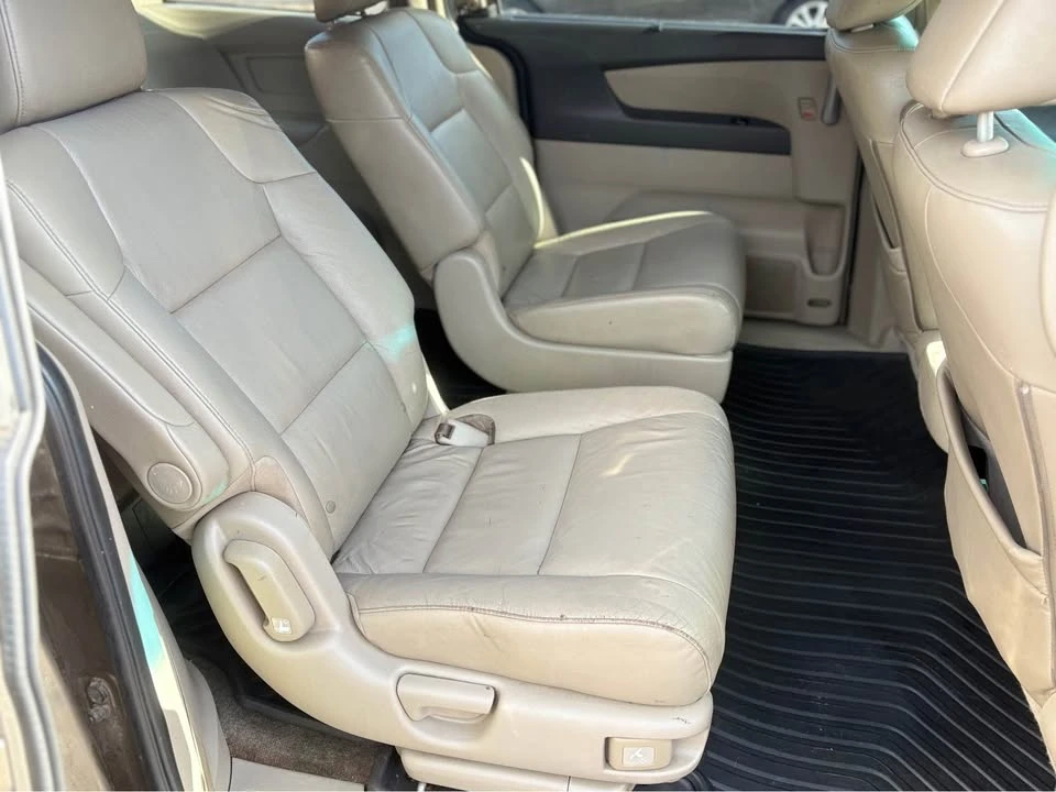 2011 Honda Odyssey - Image 13 of 15