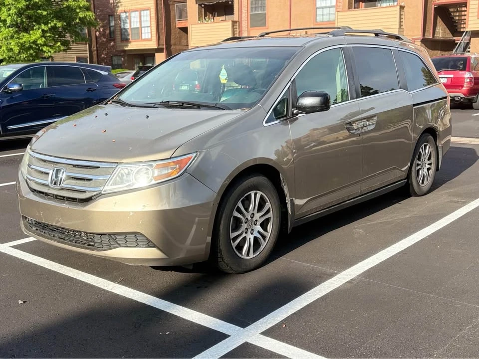 2011 Honda Odyssey - Image 3 of 15
