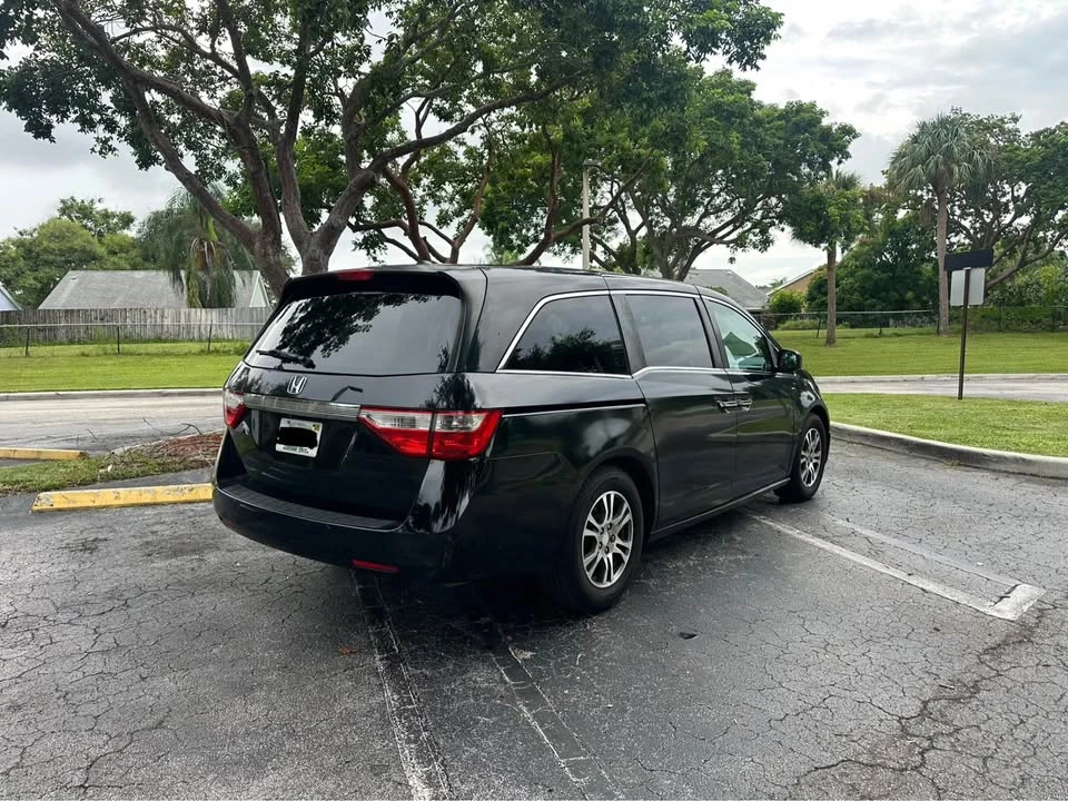 2011 Honda Odyssey - Image 7 of 8