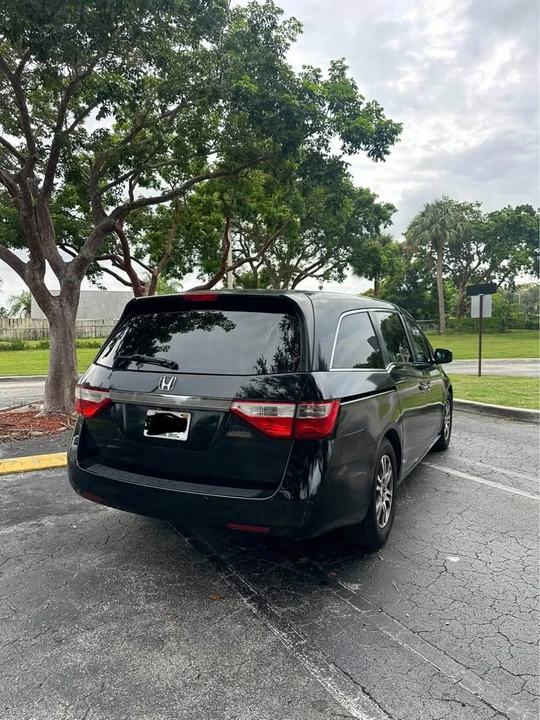 2011 Honda Odyssey - Image 6 of 8