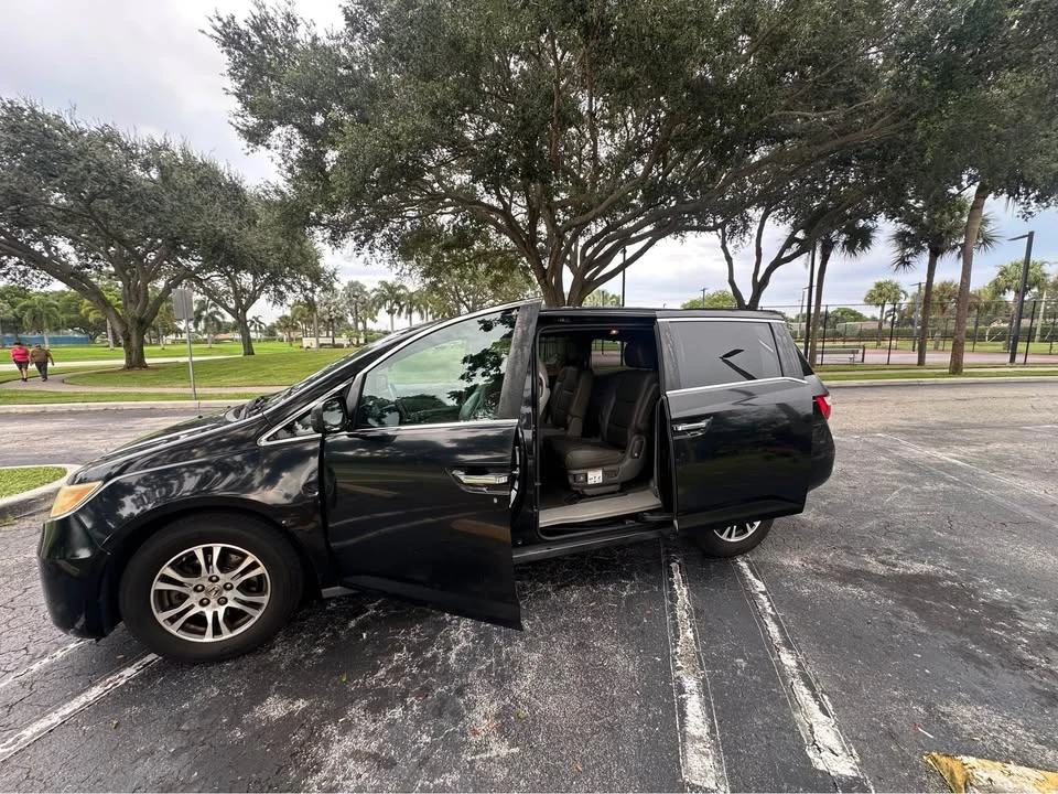 2011 Honda Odyssey - Image 8 of 8