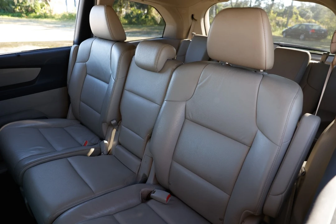 2011 Honda Odyssey - Image 8 of 12