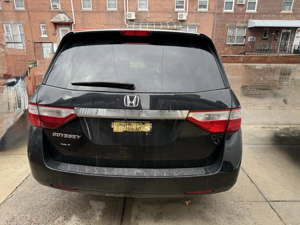 2011 Honda Odyssey - Image 3 of 11