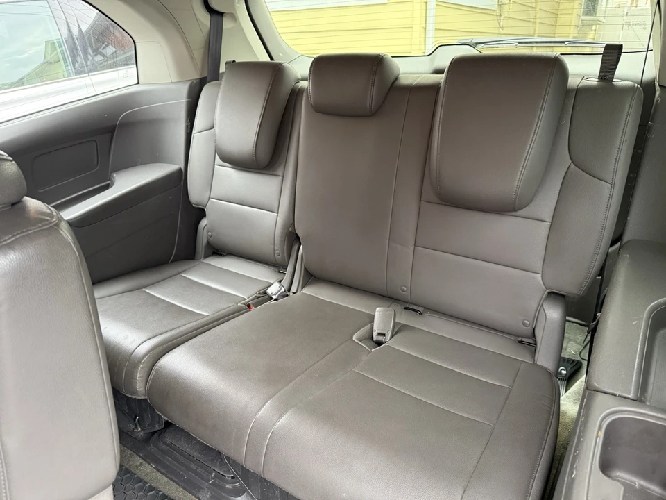 2011 Honda Odyssey - Image 5 of 11