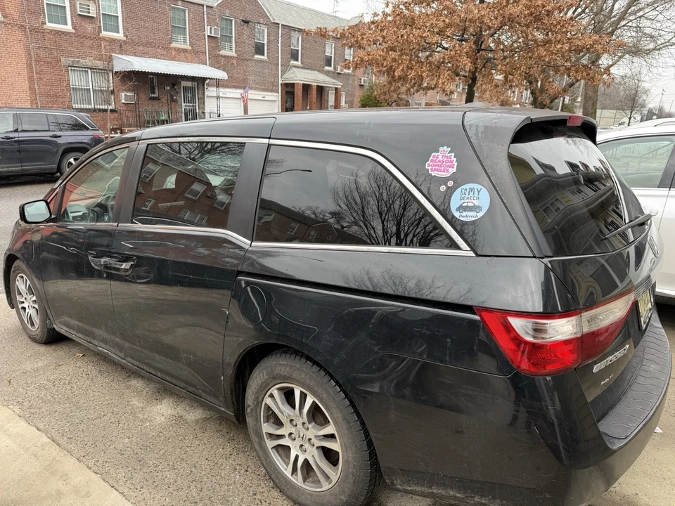 2011 Honda Odyssey - Image 4 of 11